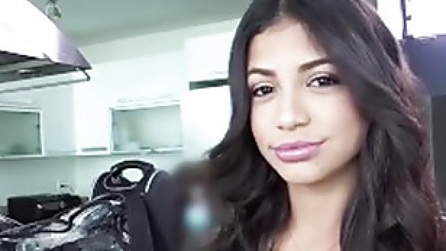 Mofos - Veronica Rodriguez&#'s Sloppy Blowjob