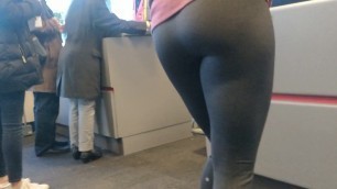 Very Juicy Spandex Butt