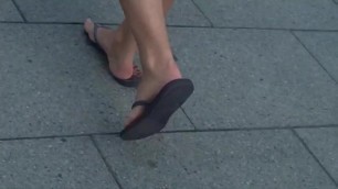 Sexy Feet Cute Soles & Toes In Flip Flops