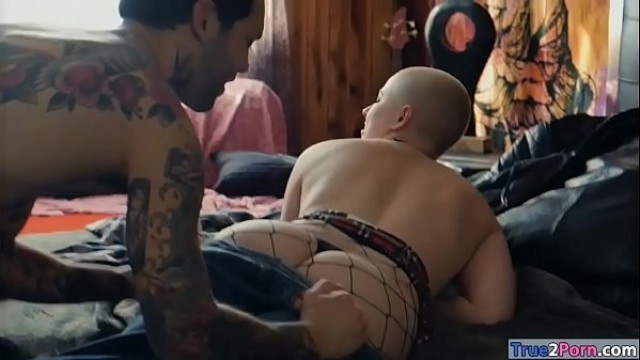Luscious skinhead ho throated and fucked by horny rock star
